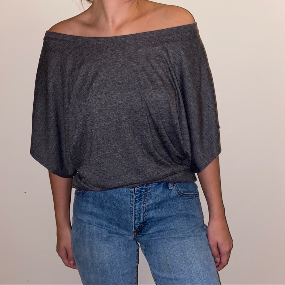 Gray Flowy Top💓